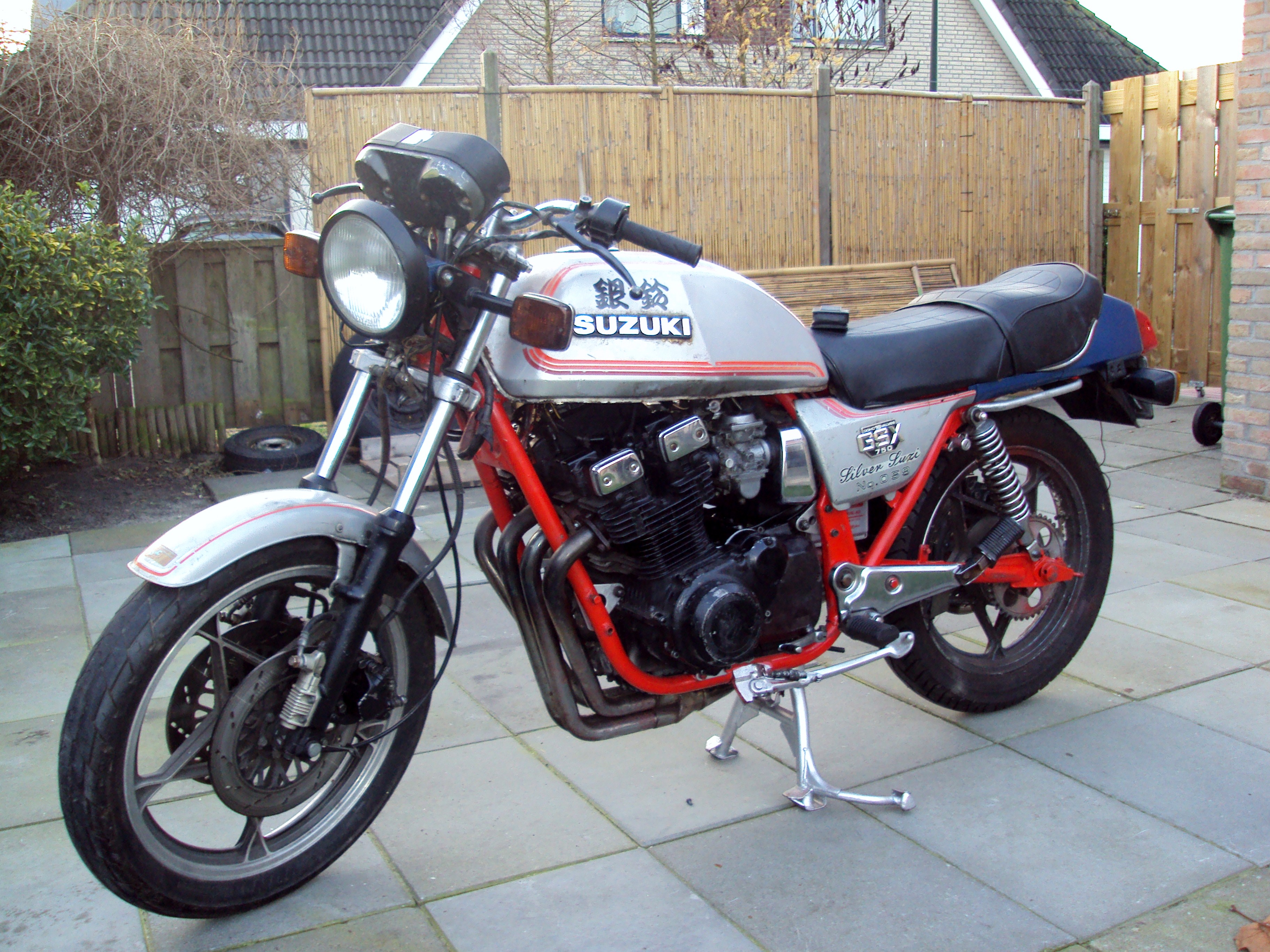 Te koop: Suzuki GSX 750 E Silver Suzi