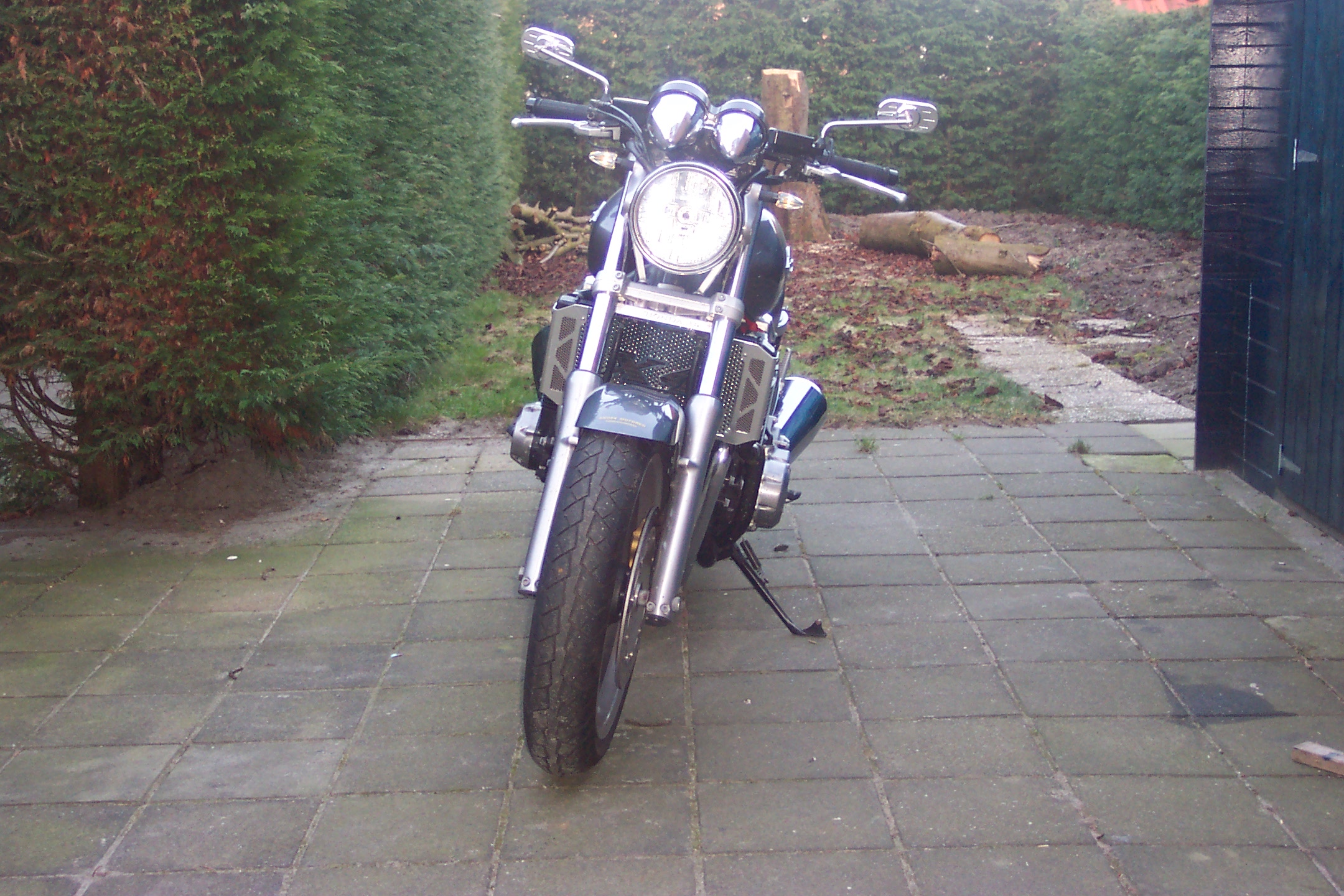 Honda X4