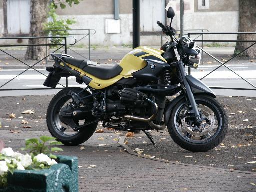 motorbeurs Groningen, alle bikenetters een gele sjaal om ?