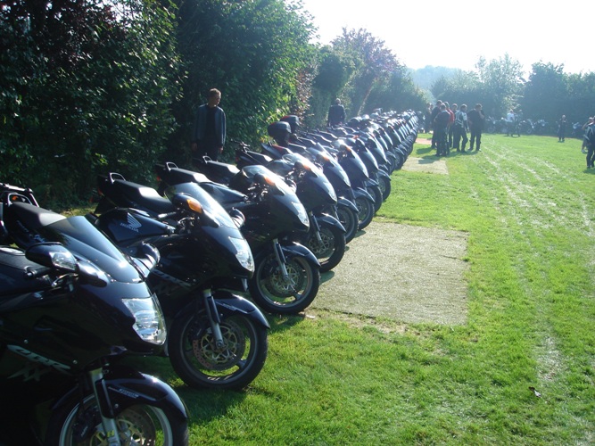 200 BlackBirds recordpoging voor KiKa