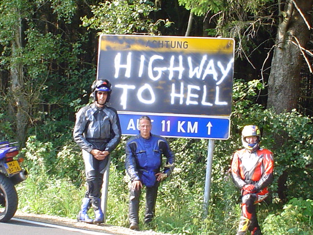 Limburgse motorrijdsters omgeving Maasmechelen gezocht! 