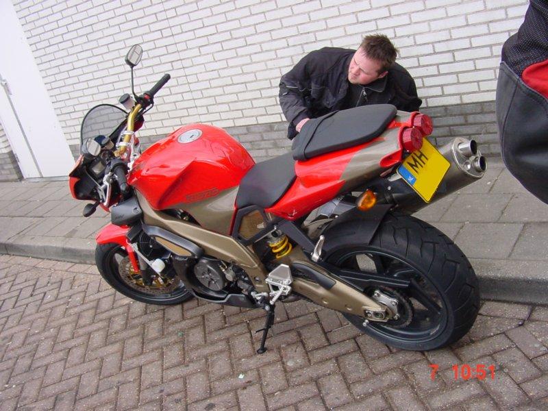Aprilia RSV Mille 2005