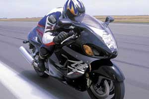 Speed contest between Suzuki & Kawasaki