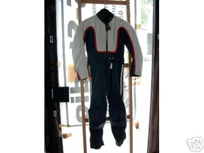 lederen nieuw damespak tegen spotprijs