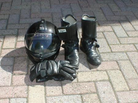 Te Koop: kleding, helm , laarzen etc