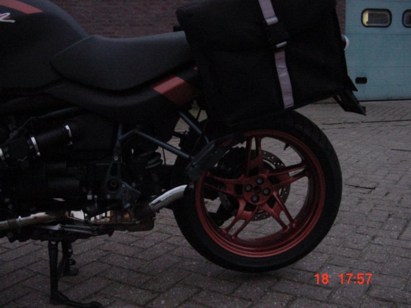 BMW R850R